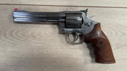 Smith & Wesson - Model 686 / Kaliber .357 Magnum