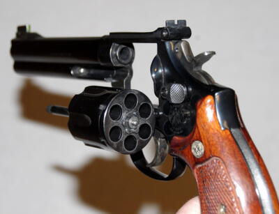 Smidt & Wesson - Model 586