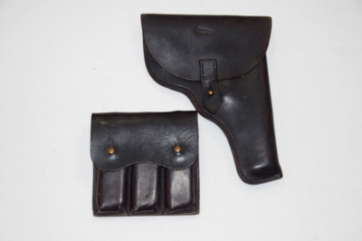 Norsk hylster og magasin-taske med 3 stk. magasiner