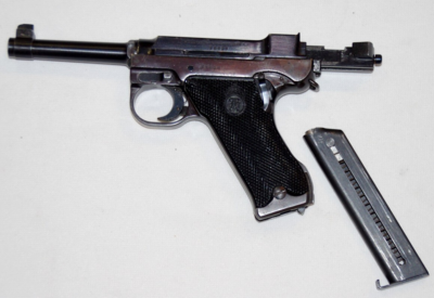 Svensk pistol / Husqvarna P40