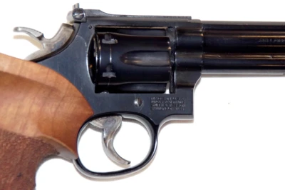 Smith & Wesson - Model 17-6