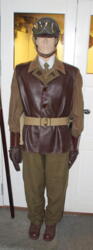 Mannequin-dukke med komplet MC Ordonnas uniform.